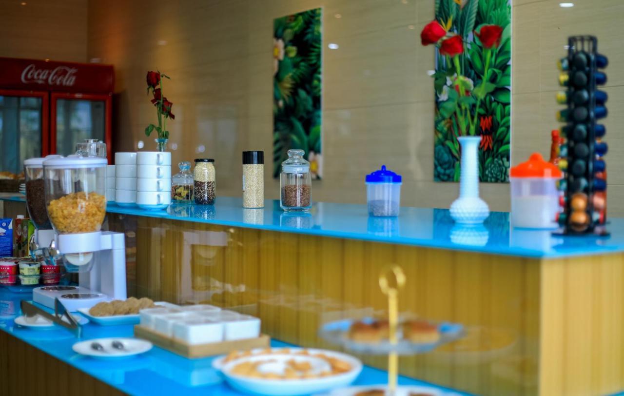 Lark Hotel Dar es Salaam Ngoại thất bức ảnh