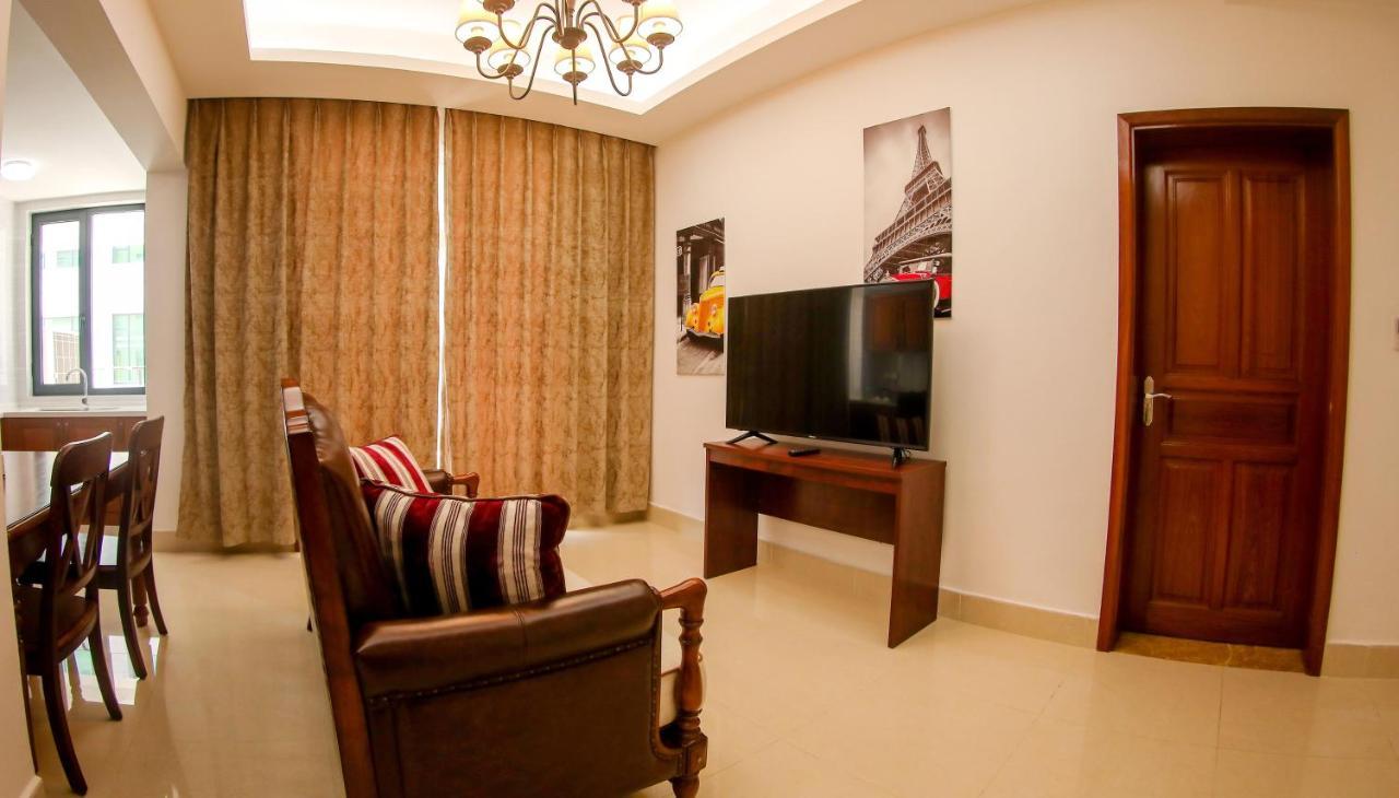 Lark Hotel Dar es Salaam Ngoại thất bức ảnh