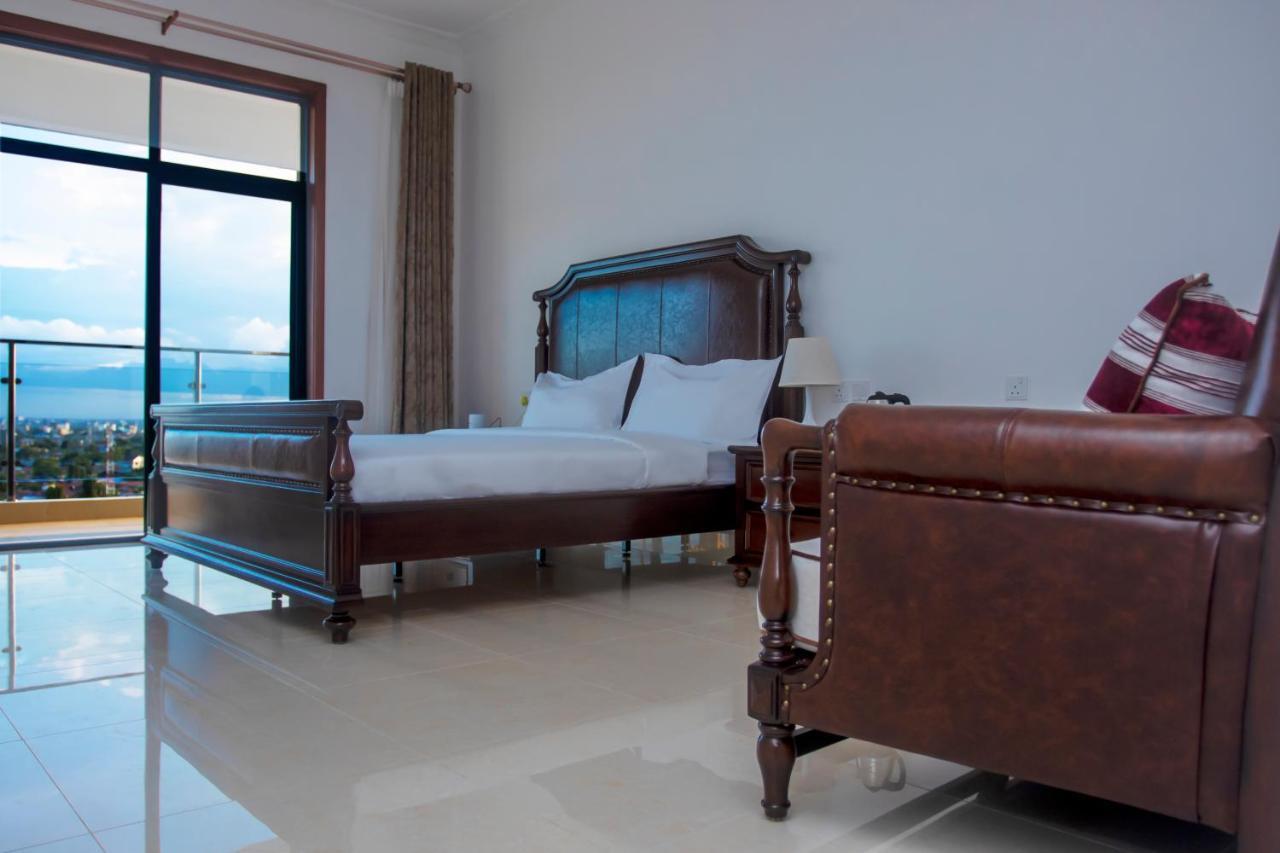 Lark Hotel Dar es Salaam Ngoại thất bức ảnh