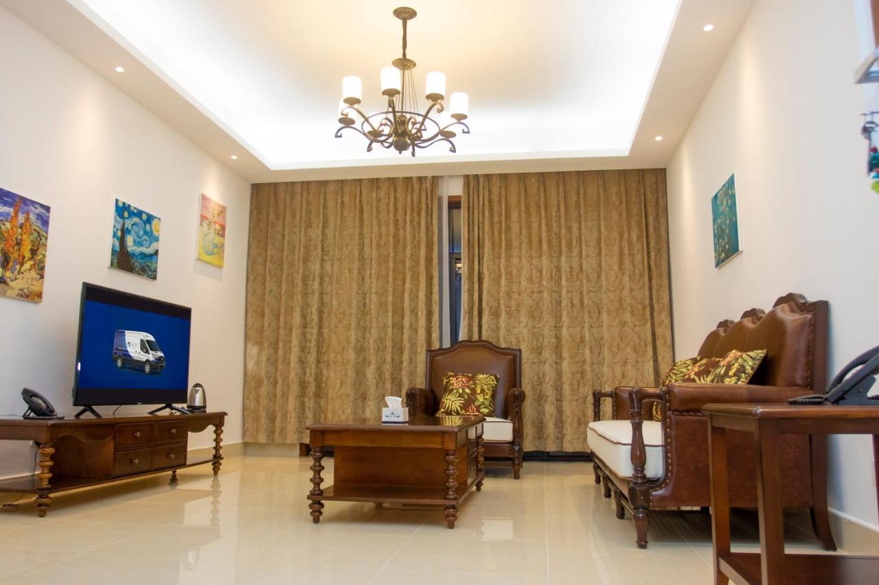 Lark Hotel Dar es Salaam Ngoại thất bức ảnh