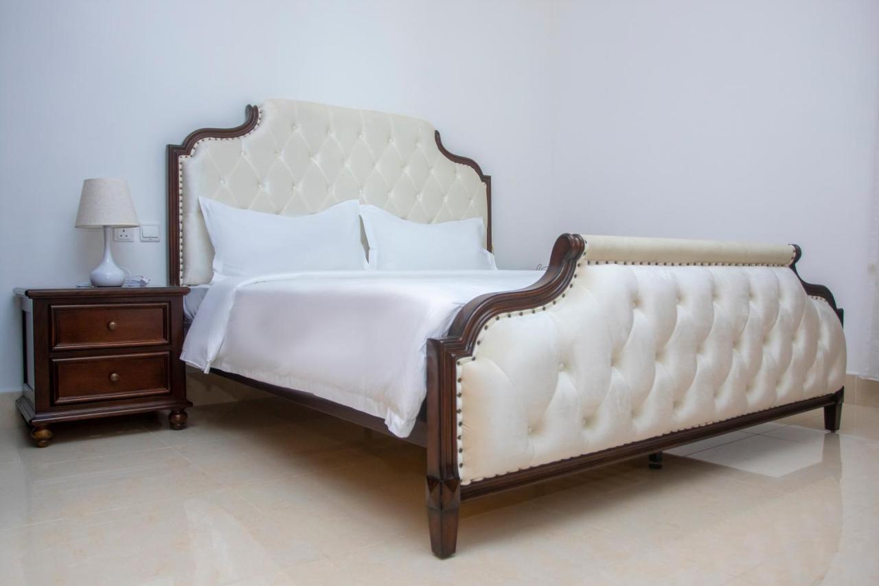 Lark Hotel Dar es Salaam Ngoại thất bức ảnh