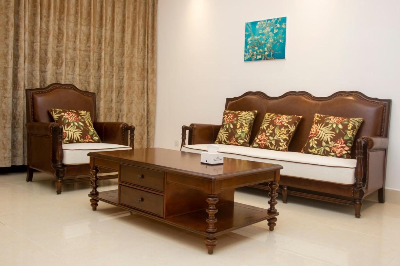 Lark Hotel Dar es Salaam Ngoại thất bức ảnh