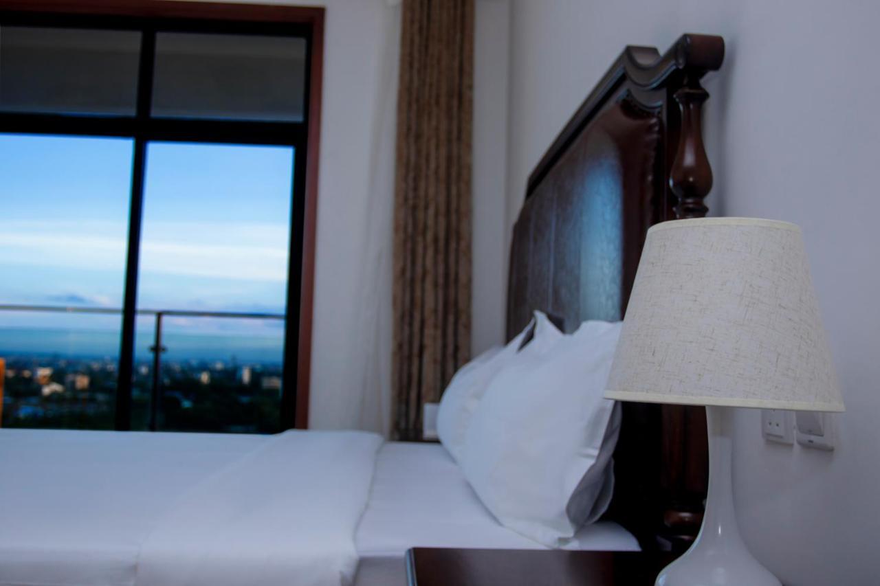 Lark Hotel Dar es Salaam Ngoại thất bức ảnh