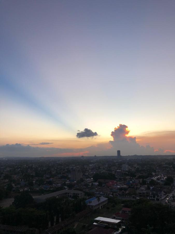 Lark Hotel Dar es Salaam Ngoại thất bức ảnh